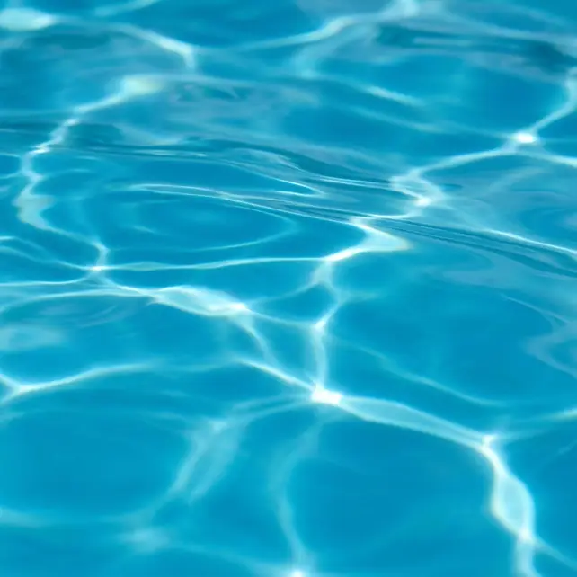 aquaBRIGHT ecoFINISH surface texture, smooth and luminous, shown in a swatch-style close-up.
